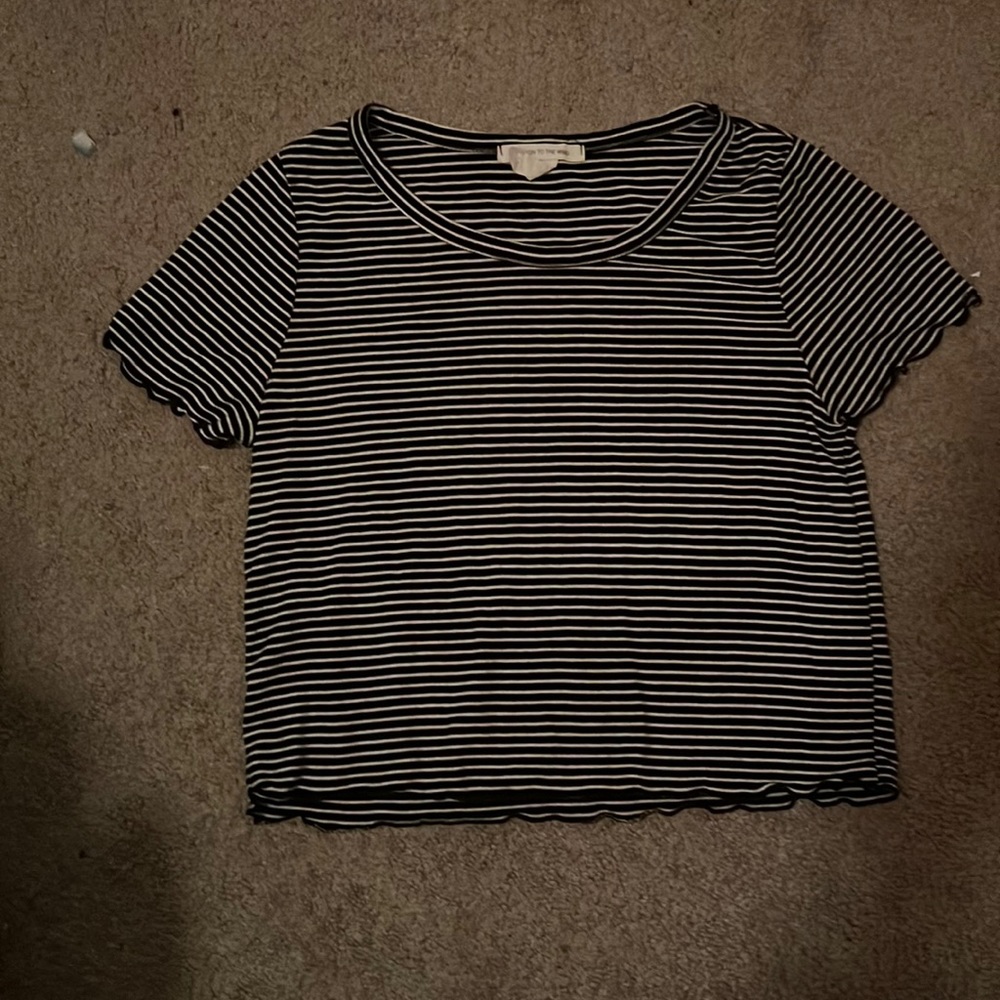 Very cute! Striped tee, short sleeved.